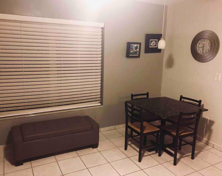 Our Cozy House In The Middle Of Apartment Miami